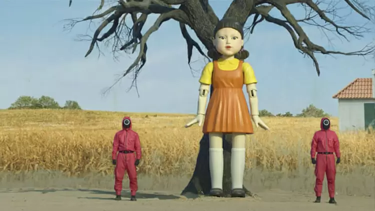 It is the first game 'Red Light, Green Light' what do you do?