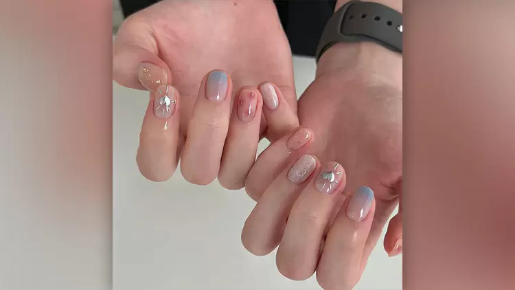 These manicures are all about lovely, naughty, and lively colors. 