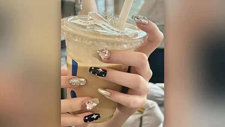 These manicures are all about sparkle and shine. 
