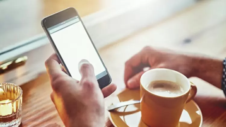 Do you feel excited when you see notifications or new messages from her?