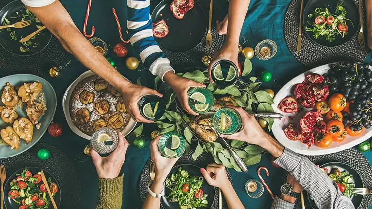 When you gather with your close friends for dinner or conversation, you always share good news and avoid discussing your inner worries and bitterness, as you do not wish to burden others with your emotions.