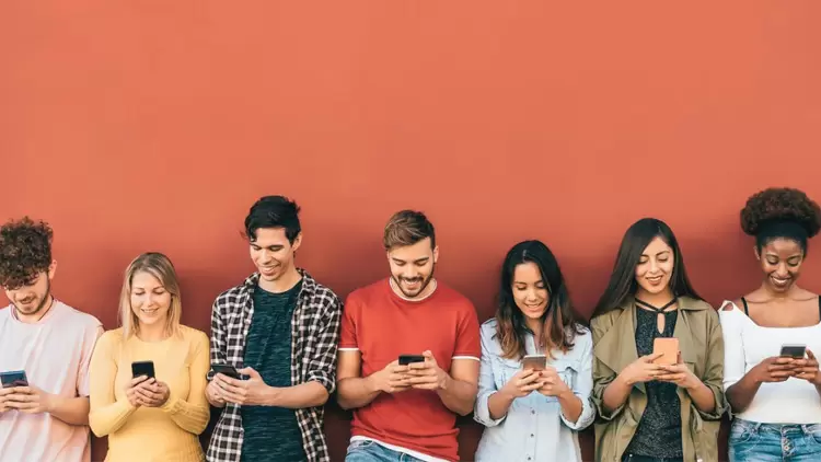 I can never think of the right words to say when I am with a group of people.